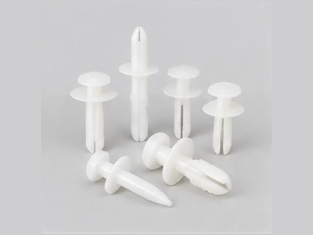 Plastic rivets